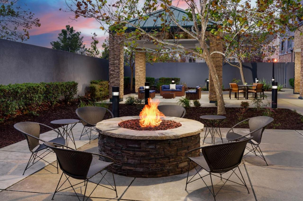 Hotel Courtyard By Marriott Sacramento Folsom Exterior foto